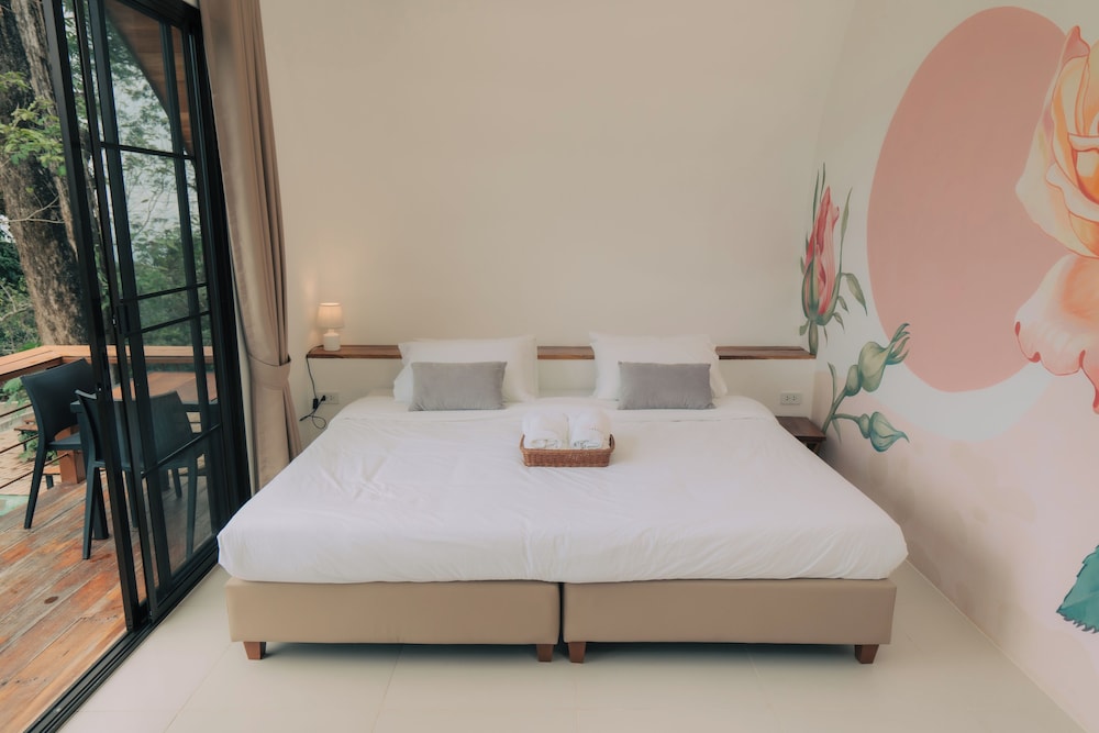 Baan Nhuer Mek