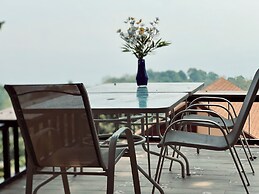 Baan Nhuer Mek