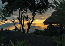 Baan Nhuer Mek