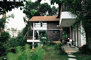 Baan Nhuer Mek