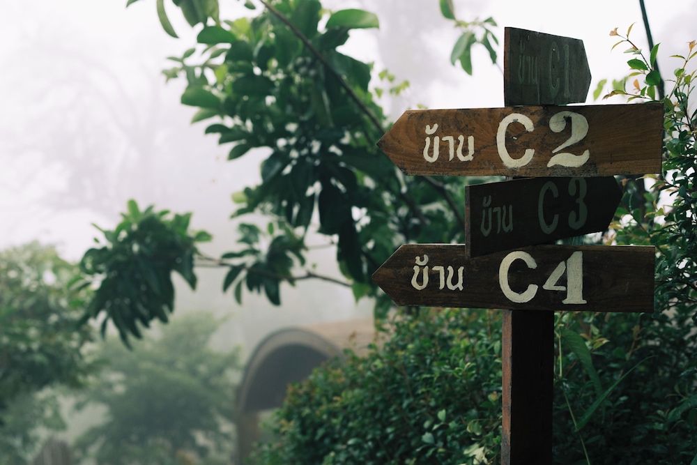 Baan Nhuer Mek