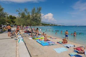 Apartments Karlo on the seafront
