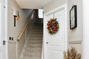 Halewood Haven - 4 Bedroom House