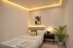 Elegant Stay in Ranches Villa