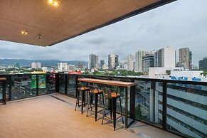 Kokotel Cebu Adira