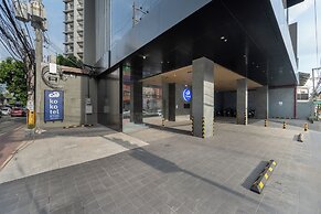 Kokotel Cebu Adira