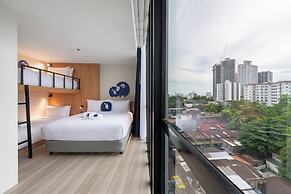 Kokotel Cebu Adira