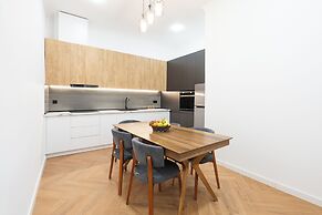 Chic & Modern 4BR Home in Old Tbilisi