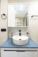 Chic & Modern 4BR Home in Old Tbilisi