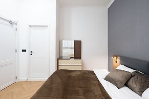 Chic & Modern 4BR Home in Old Tbilisi