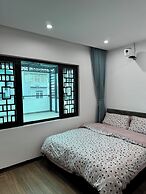 Ly Apartment & Home