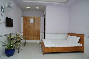 Ly Apartment & Home