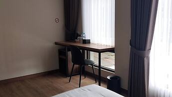 M-LIVIN Dorm Hotel