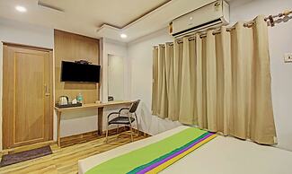HOTEL ROYAL CROWNE