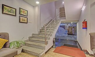 HOTEL ROYAL CROWNE