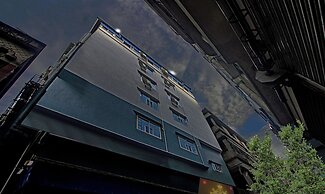 HOTEL ROYAL CROWNE