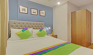 HOTEL ROYAL CROWNE