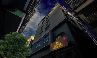 HOTEL ROYAL CROWNE