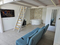 Luxury pool Suites - Città Bianca