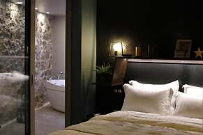 Rooster Suites