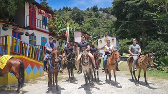 Don leandro Coffee farm  Glamping