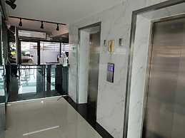 At 81 Hotel