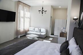 Corner House