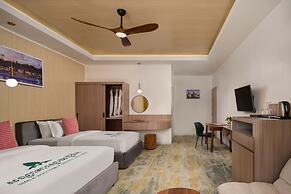 Smile Boutique Hotel by EHM