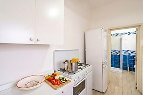 Onde Dorate in Centre, Close to Beach