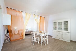 Onde Dorate in Centre, Close to Beach