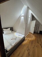 KC Hostings - Prestige Apartments