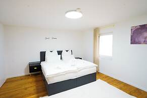 KC Hostings - Prestige Apartments