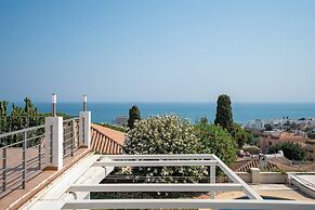 Spacious 3BR Villa with pool and views