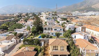 Spacious 3BR Villa with pool and views