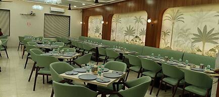 Hotel Amit Palace