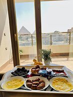 Roone Pyramids View Inn