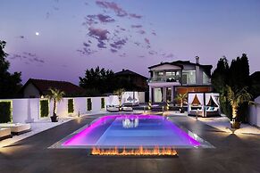 Villa Lumiere