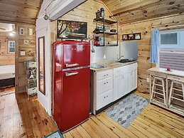 Captain's Quarters, 1.5 Miles to Downtown Ogunquit!