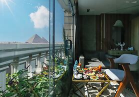 Pyramids Moon Hotel