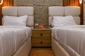 Pyramids Moon Hotel