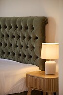 The White Marble Luxury City Apt