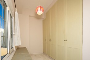The White Marble Luxury City Apt