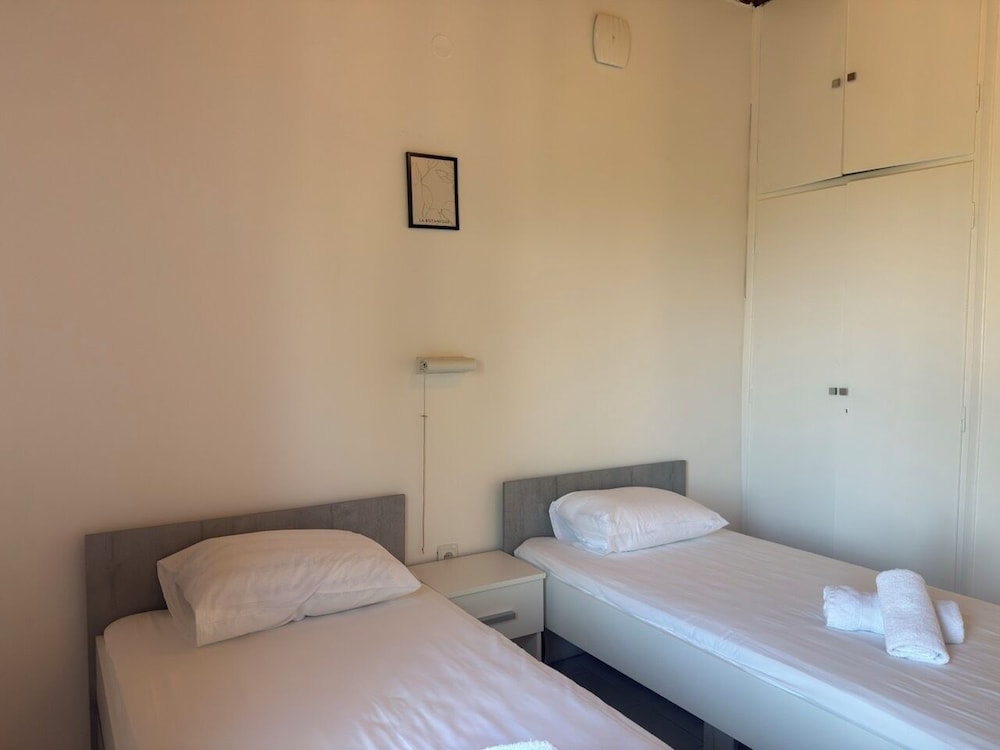 Olga's Sea View Studios -500m from Ipsos