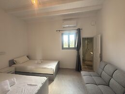 Olga's Sea View Studios -500m from Ipsos