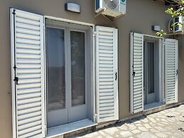 Olga's Sea View Studios -500m from Ipsos