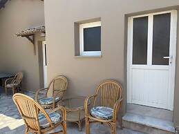 Olga's Sea View Studios -500m from Ipsos