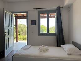 Olga's Sea View Studios -500m from Ipsos
