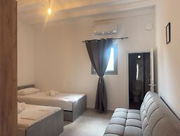 Olga's Sea View Studios -500m from Ipsos