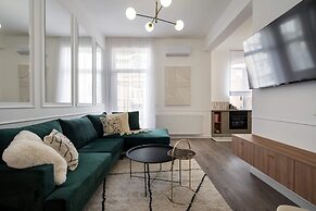 Elegant & Bright 2BR Condos - Steps from Old Town