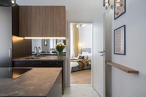 Elegant & Bright 2BR Condos - Steps from Old Town